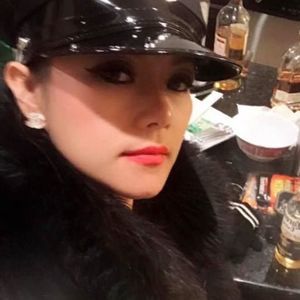 Meet your Posher, Ngoc